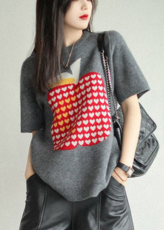 Classic Vintage Pullover with a Flattering Fit