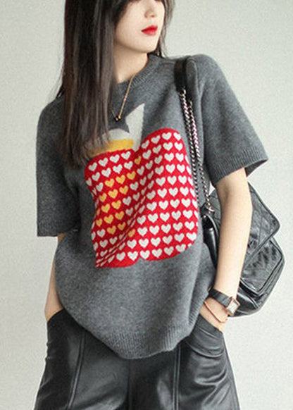 Classic Vintage Pullover with a Flattering Fit