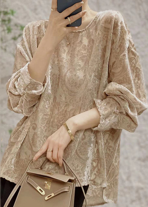 Classic Vintage Shirt with a Flattering Fit