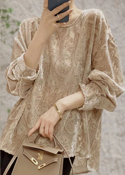Classic Vintage Shirt with a Flattering Fit