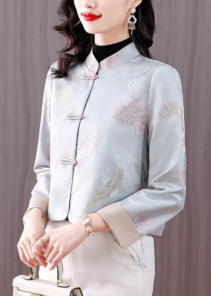Well Tailored Coat with a Graceful Silhouette