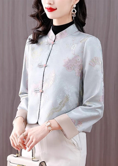 Well Tailored Coat with a Graceful Silhouette