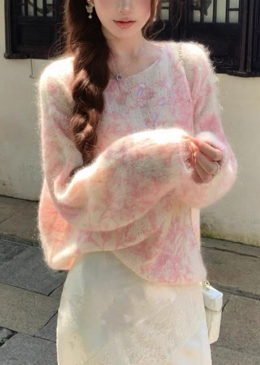Classic Vintage Sweater with a Flattering Fit