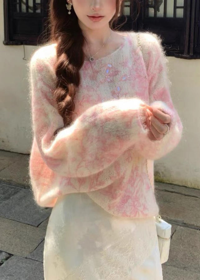 Classic Vintage Sweater with a Flattering Fit