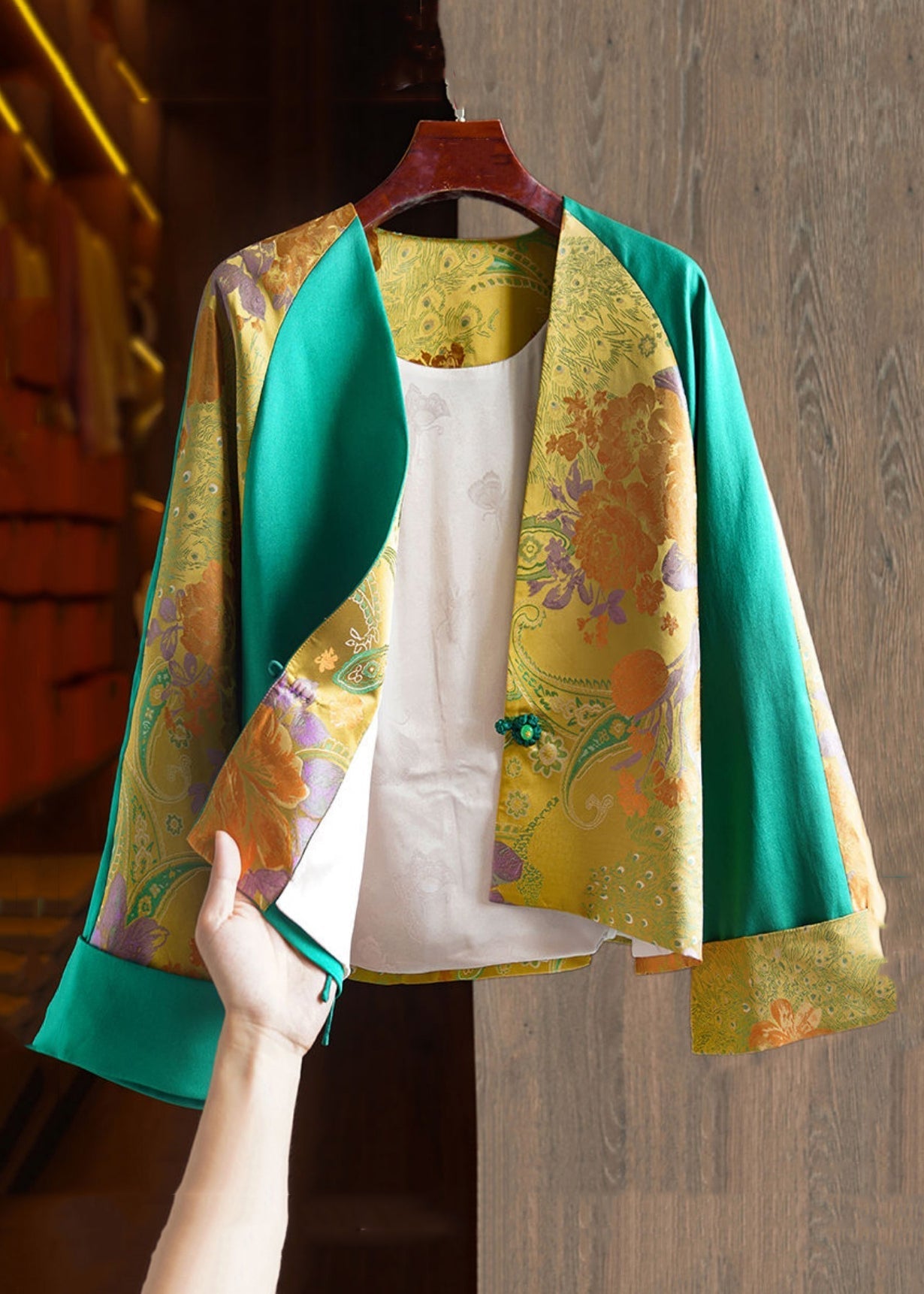 Classic Vintage Shirt with a Flattering Fit