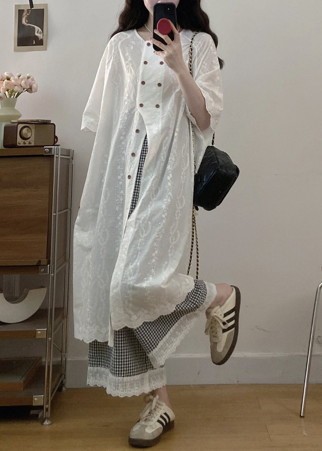 Beautifully Finished Dress in a Timeless Design
