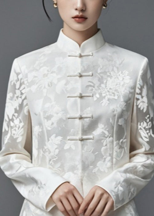 Effortlessly Elegant Coat with a Timeless Design