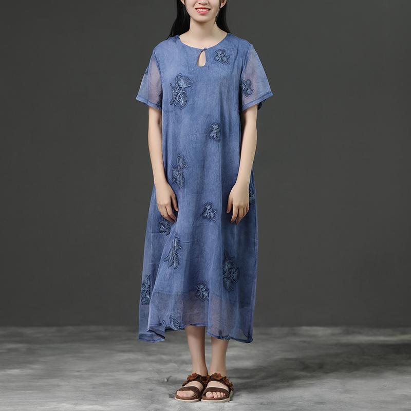 Beautifully Finished Dress in a Timeless Design