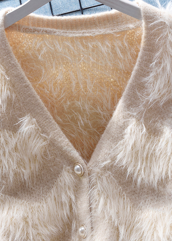 Well Tailored Cardigan with a Graceful Silhouette