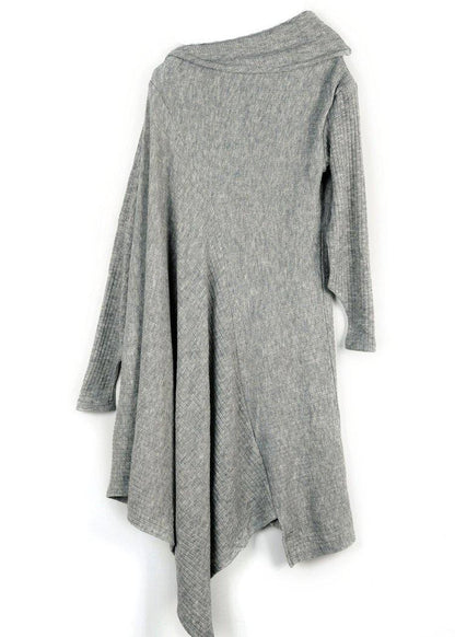 Well Tailored Sweater with a Graceful Silhouette