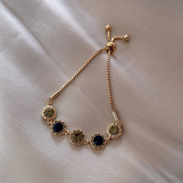 Klassisk Guld Armbånd med tidløs elegance