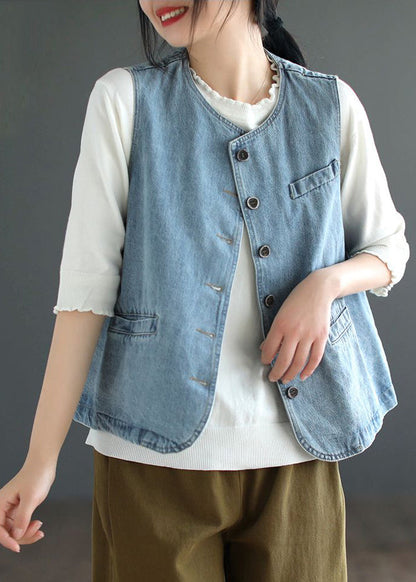 Beautifully Finished Coat in a Timeless Design