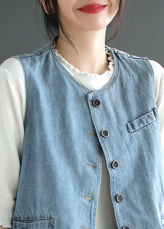 Beautifully Finished Coat in a Timeless Design