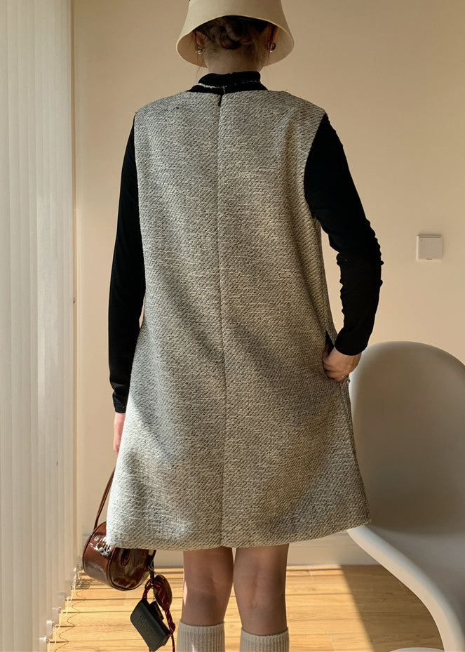Effortlessly Elegant Garment with a Timeless Design