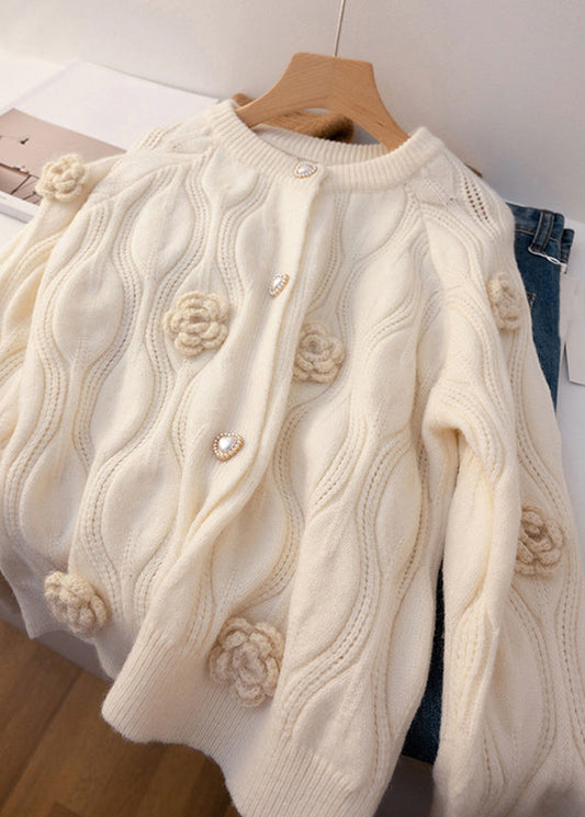 Beautifully Finished Coat in a Timeless Design