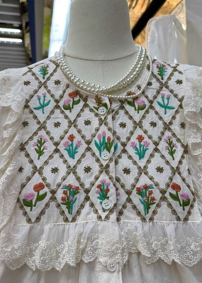 Effortlessly Elegant Shirt with a Timeless Design
