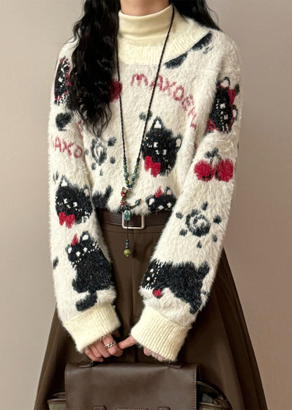 Classic Vintage Sweater with a Flattering Fit