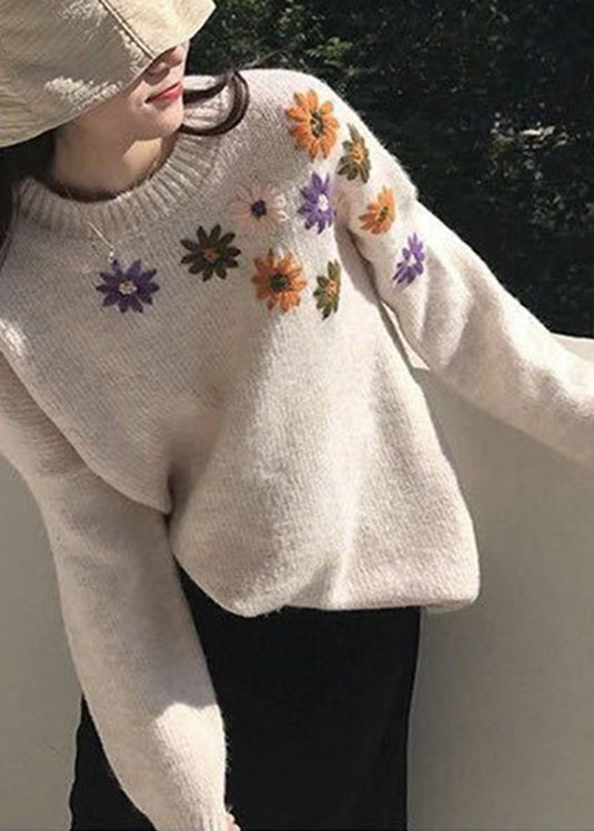 Effortlessly Elegant Sweater with a Timeless Design
