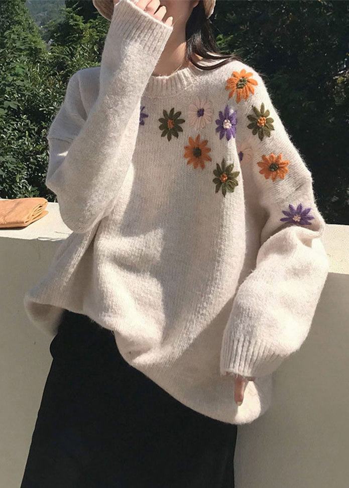 Effortlessly Elegant Sweater with a Timeless Design