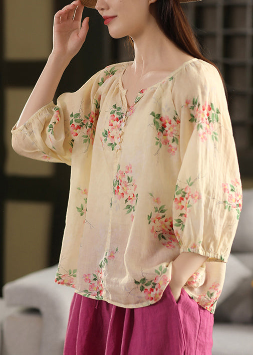 Sophisticated Blouse with a Clean Classic Look