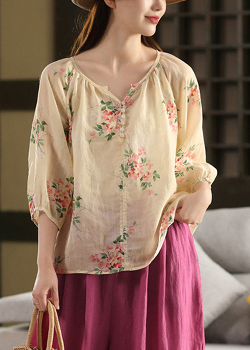 Sophisticated Blouse with a Clean Classic Look