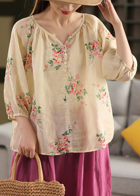 Sophisticated Blouse with a Clean Classic Look