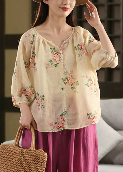 Sophisticated Blouse with a Clean Classic Look