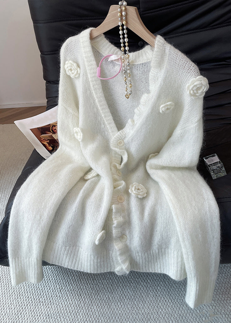 Well Tailored Cardigan with a Graceful Silhouette
