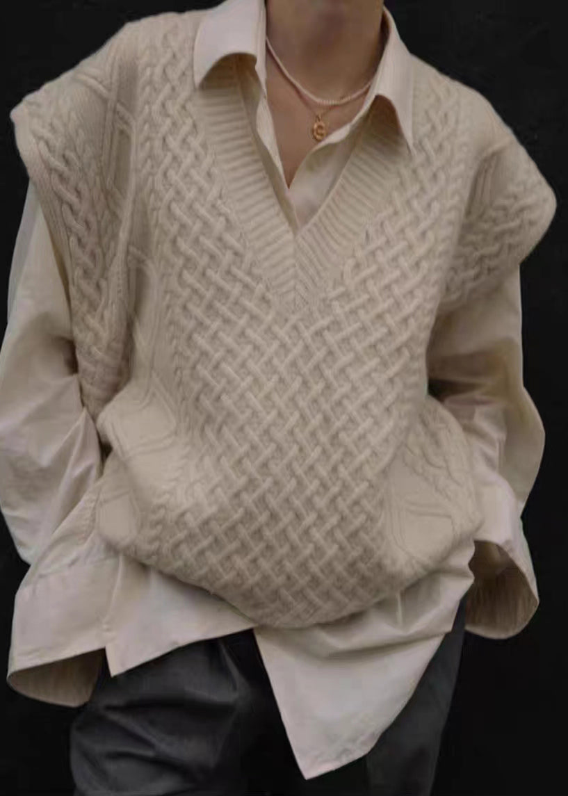 Well Tailored Coat with a Graceful Silhouette