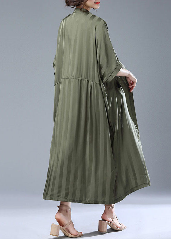 Well Tailored Coat with a Graceful Silhouette