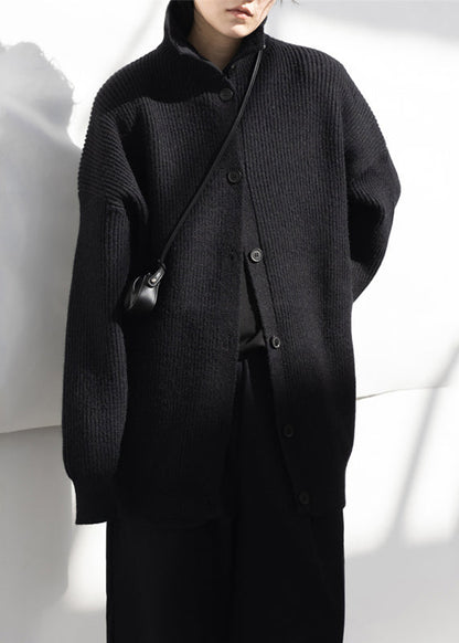 Well Tailored Cardigan with a Graceful Silhouette