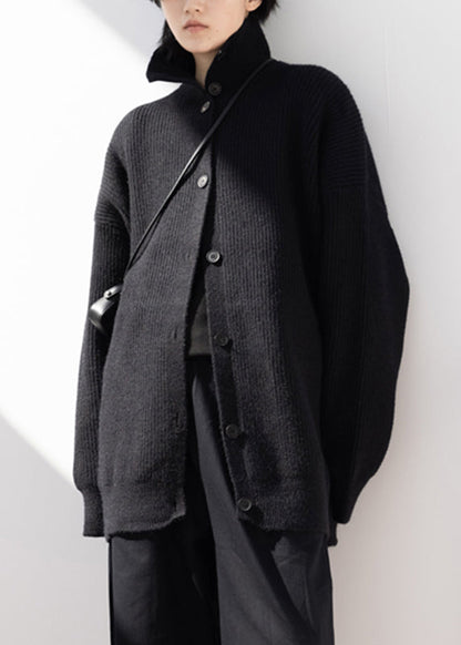 Well Tailored Cardigan with a Graceful Silhouette