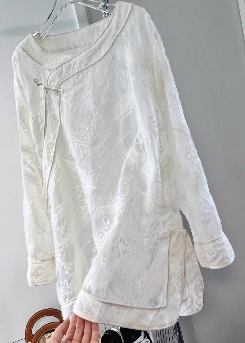 Polished Blouse with an Effortless Classic Look