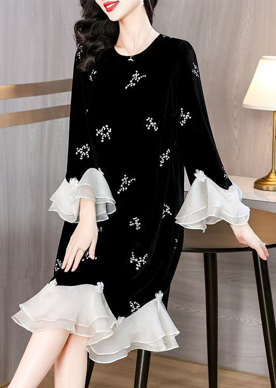 Effortlessly Elegant Dress with a Timeless Design