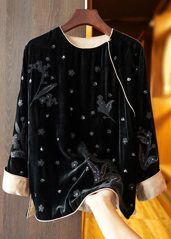 A Vintage Style Top with Delicate Timeless Details
