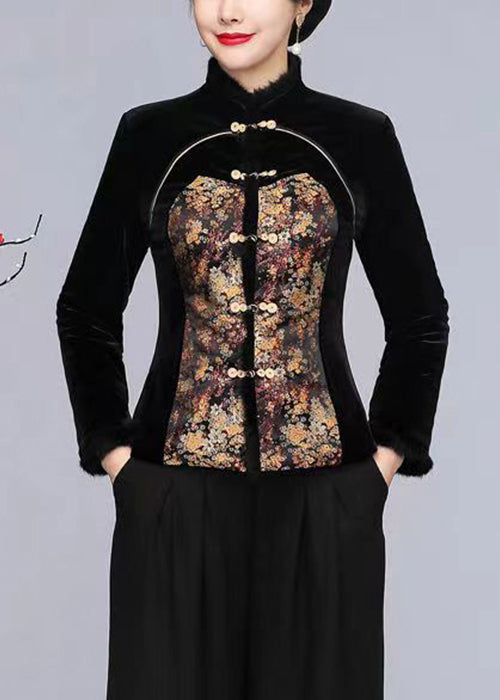 Beautifully Finished Coat in a Timeless Design