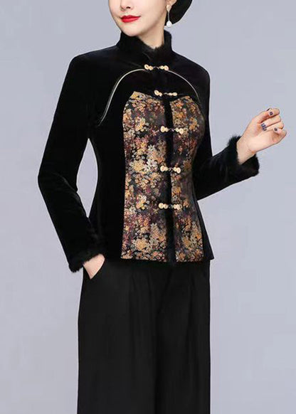 Beautifully Finished Coat in a Timeless Design