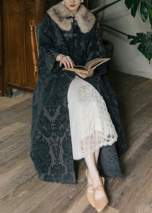 Effortlessly Elegant Coat with a Timeless Design