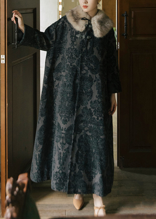 Effortlessly Elegant Coat with a Timeless Design