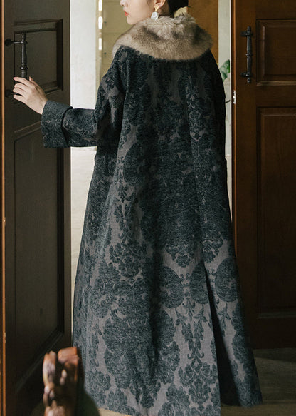 Effortlessly Elegant Coat with a Timeless Design