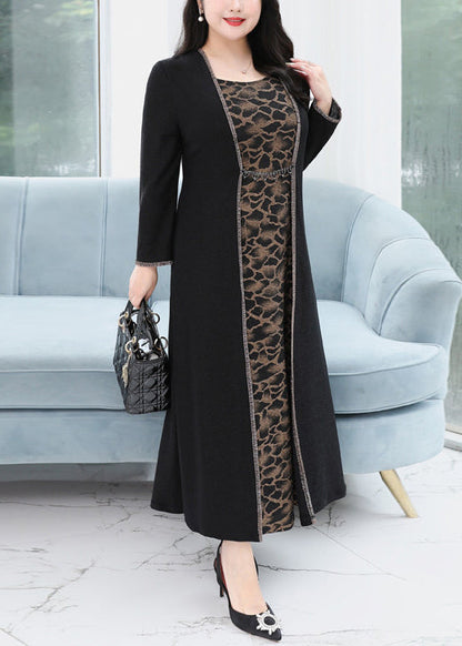 Classic Vintage Dress with a Flattering Fit