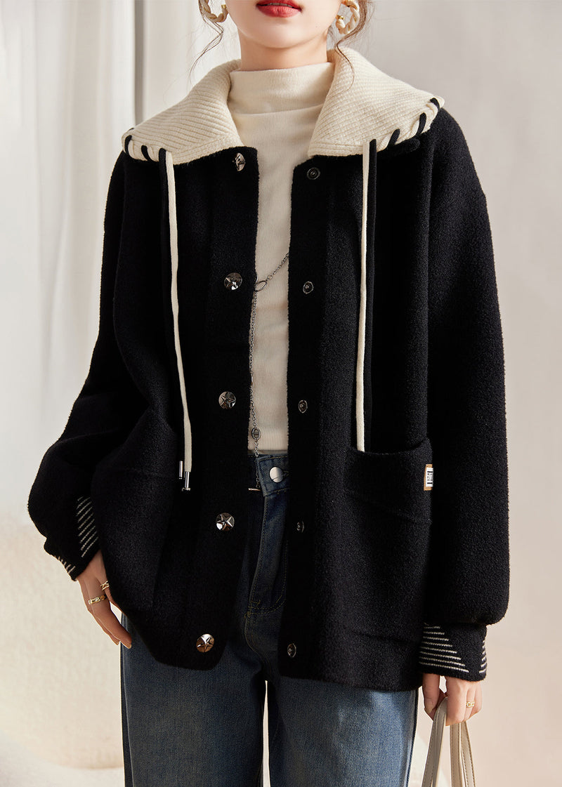 Effortlessly Elegant Coat with a Timeless Design