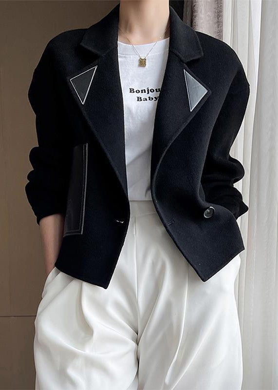 Effortlessly Elegant Coat with a Timeless Design