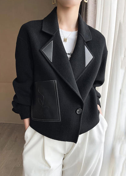 Effortlessly Elegant Coat with a Timeless Design