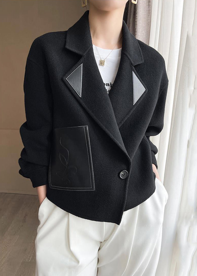 Effortlessly Elegant Coat with a Timeless Design