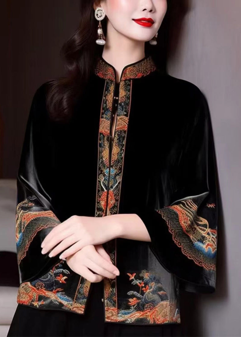Well Tailored Coat with a Graceful Silhouette
