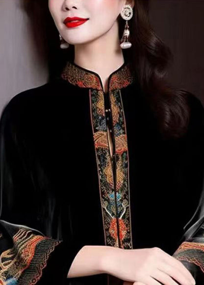 Well Tailored Coat with a Graceful Silhouette