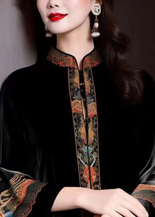 Well Tailored Coat with a Graceful Silhouette