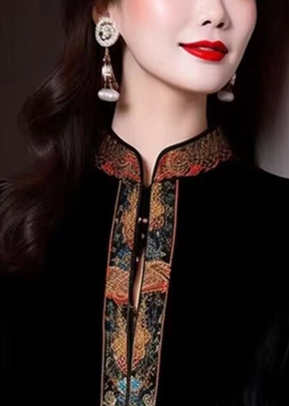 Well Tailored Coat with a Graceful Silhouette