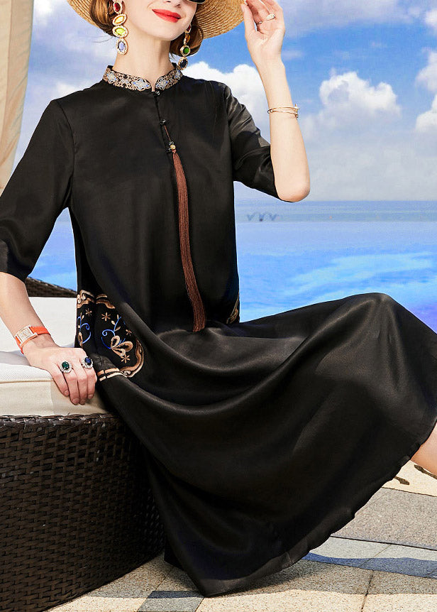 Beautifully Finished Dress in a Timeless Design
